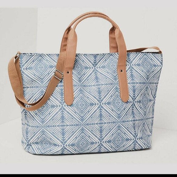 Ikat Blue Weekender Bag with handles and long strap NWOT - Picture 2 of 10